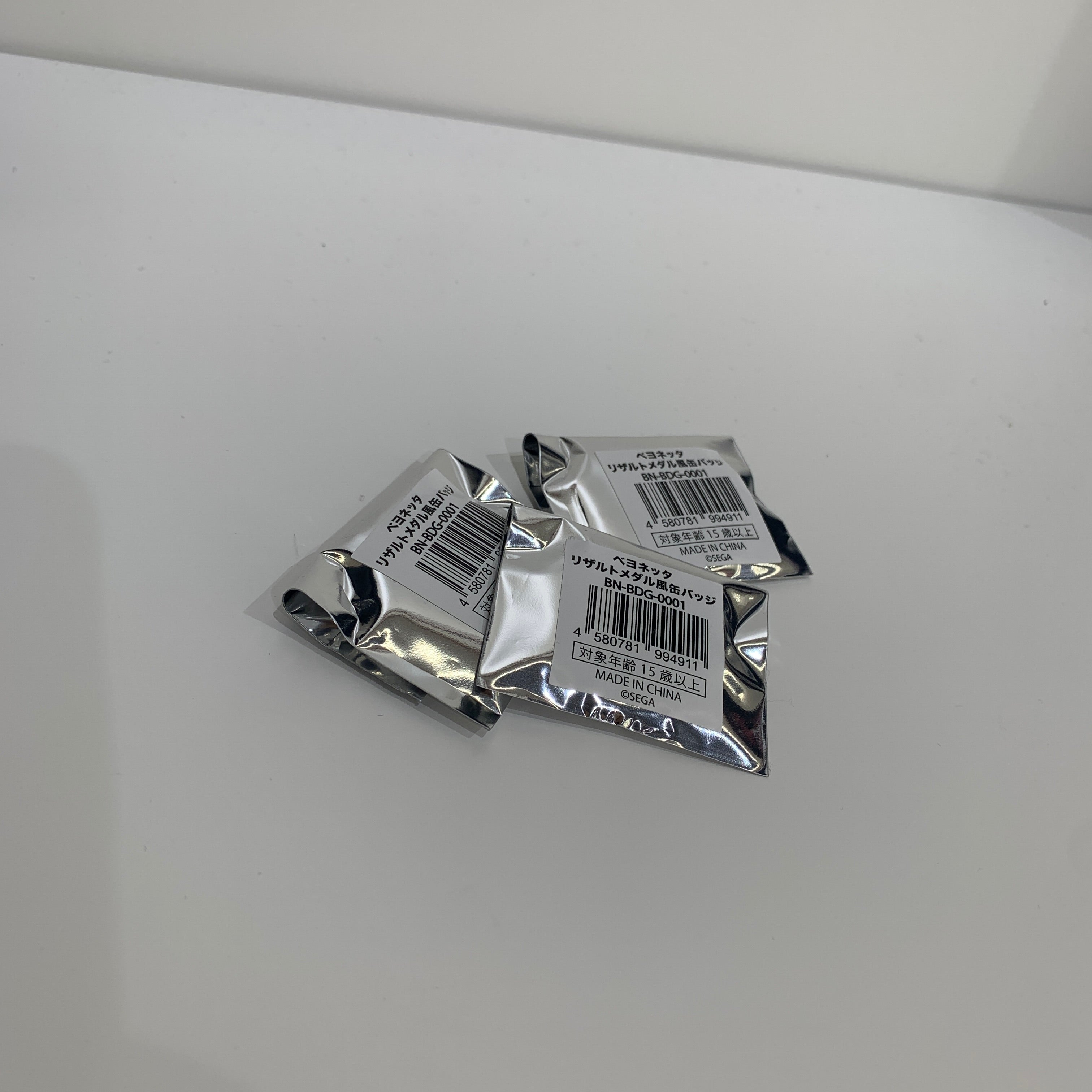 ベヨネッタ リザルトメダル風缶バッジコレクション(ランダム封入・全8種類)