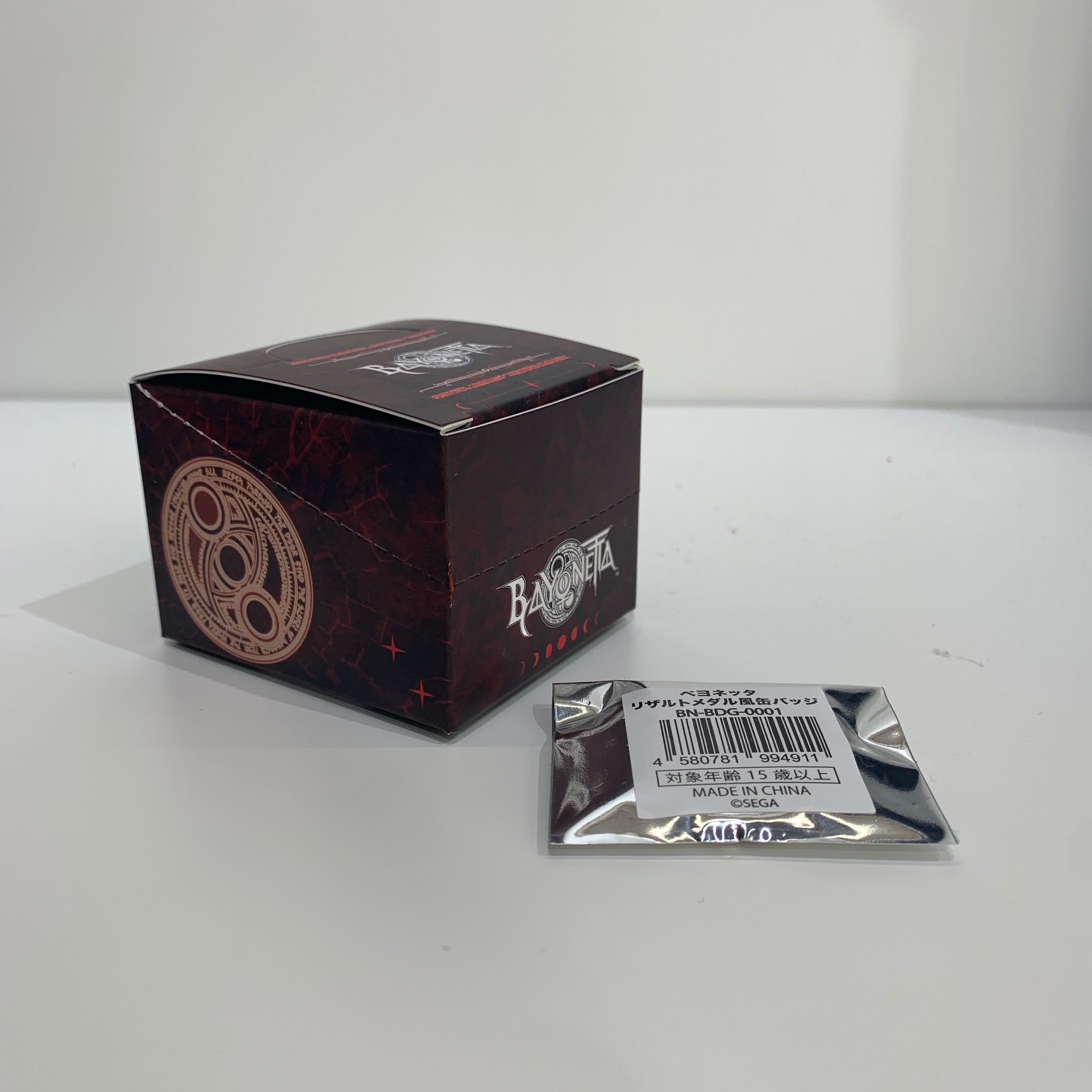 ベヨネッタ リザルトメダル風缶バッジコレクション(ランダム封入・全8種類)