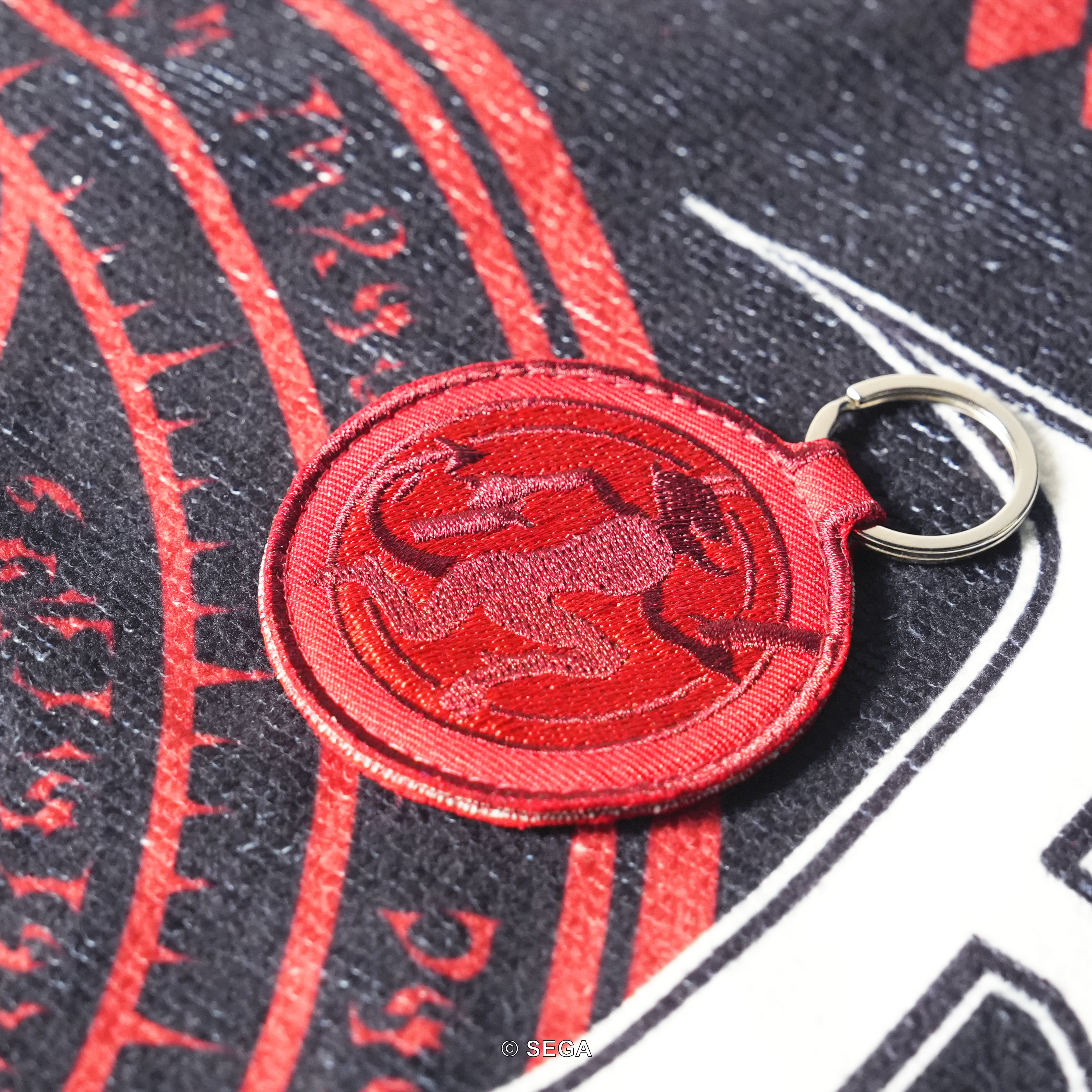 ベヨネッタ The Gates of Hell x いいじゃん 刺繍キーホルダー